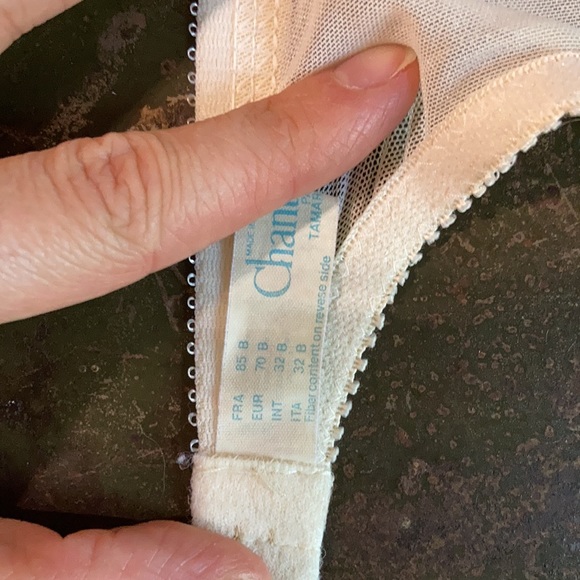 Closing sale❣️ Vintage Chantelle lace bra 32B - Picture 2 of 2